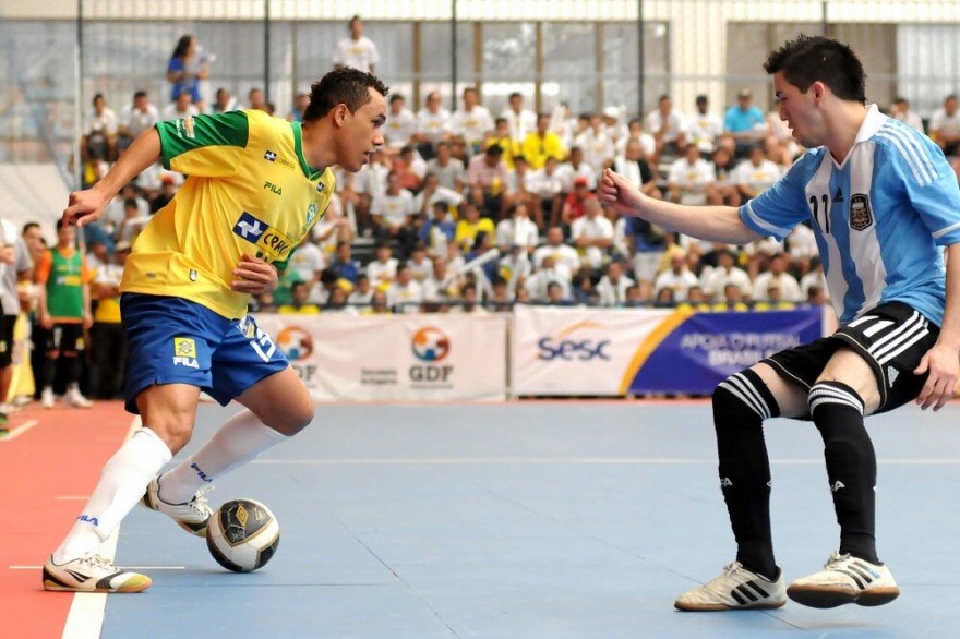 Сборная Бразилии в полуфинале крупно уступила команде Аргентины