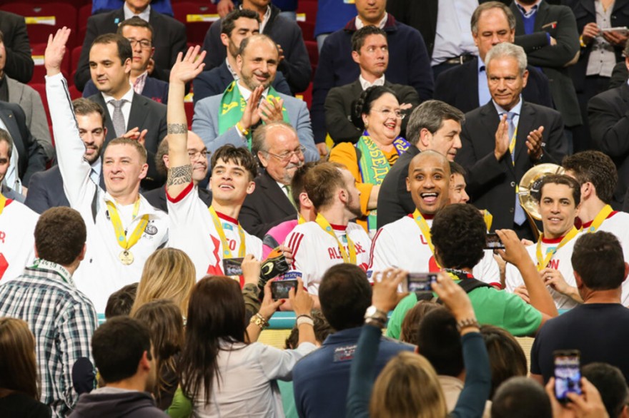 Чемпионы готовятся отстоять титул Чемпионы готовятся отстоять титул