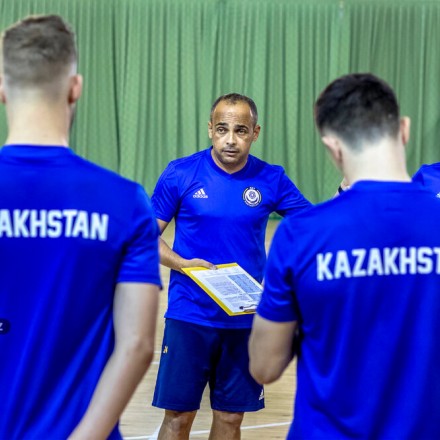 Тренерский штаб сборной Казахстана проведет семинар по футзалу