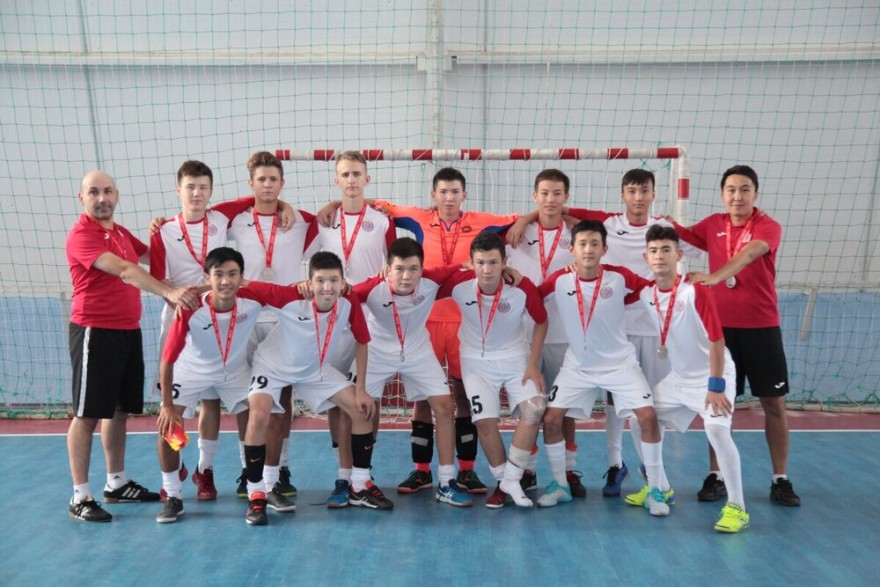 Команда АФК «Кайрат» U17 заняла второе место на международном турнире Кыргызстане Команда АФК «Кайрат» U17 заняла второе место на международном турнире Кыргызстане