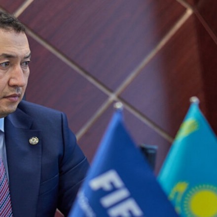 Генеральный секретарь КФФ Азамат Айтхожин пожелал успеха казахстанским участникам лиги чемпионов УЕФА по футзалу