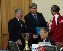 Аким Алматы поздравил команду с бронзовой медалью
