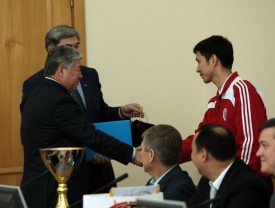 Аким Алматы поздравил команду с бронзовой медалью